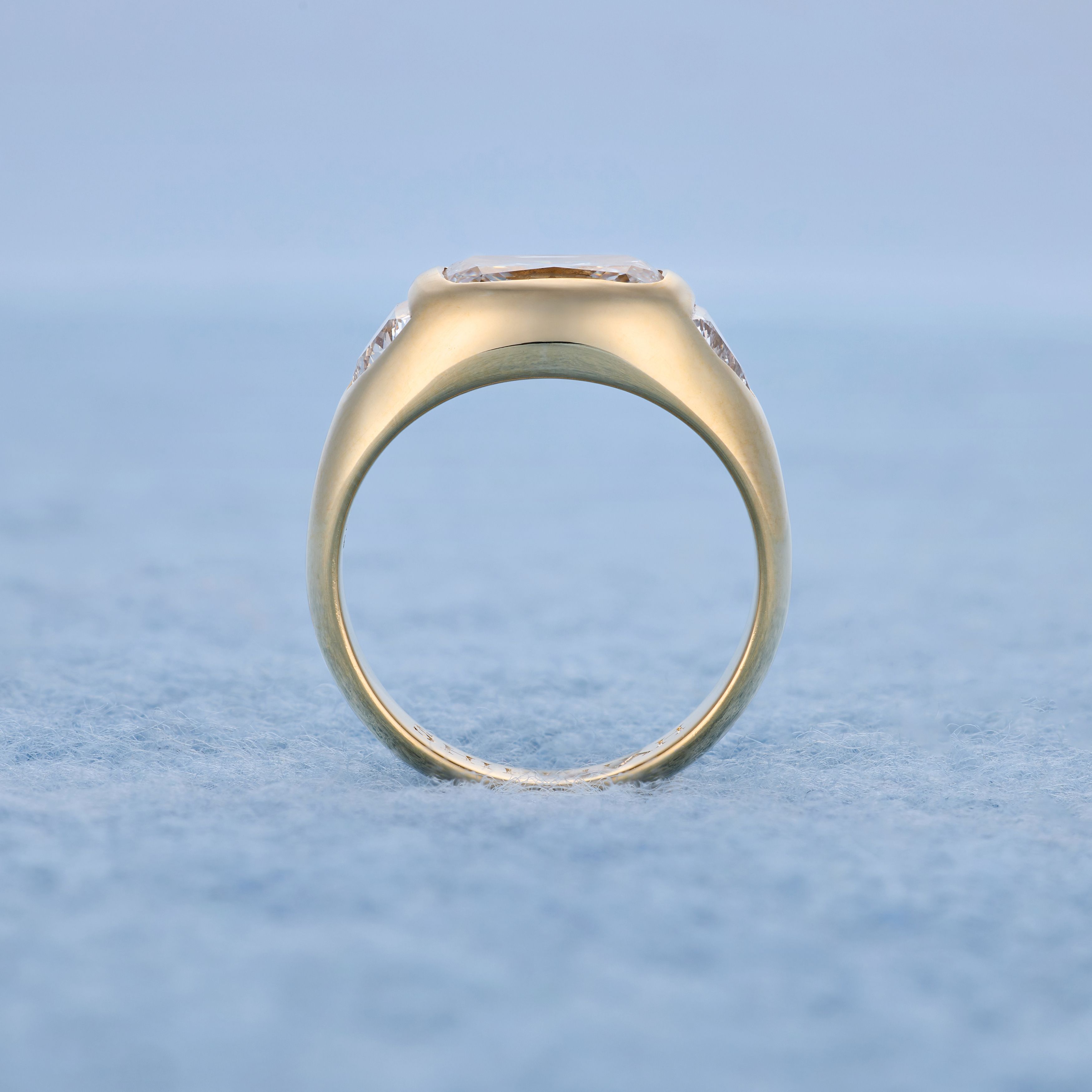 Cushion cut with trillion shoulders, detail
