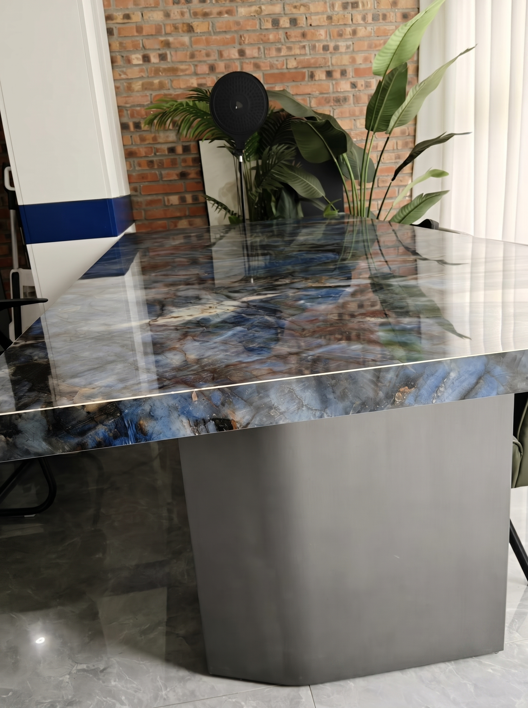 Table Sodalite Detail