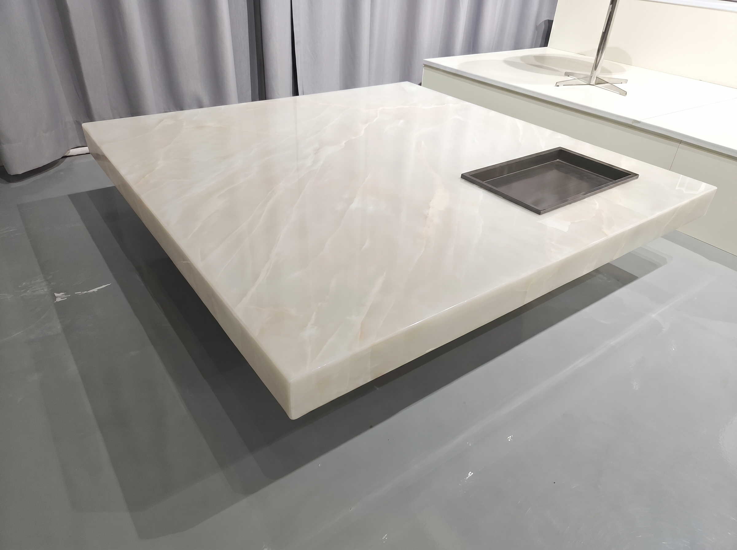 Table Flottante Onyx Blanc