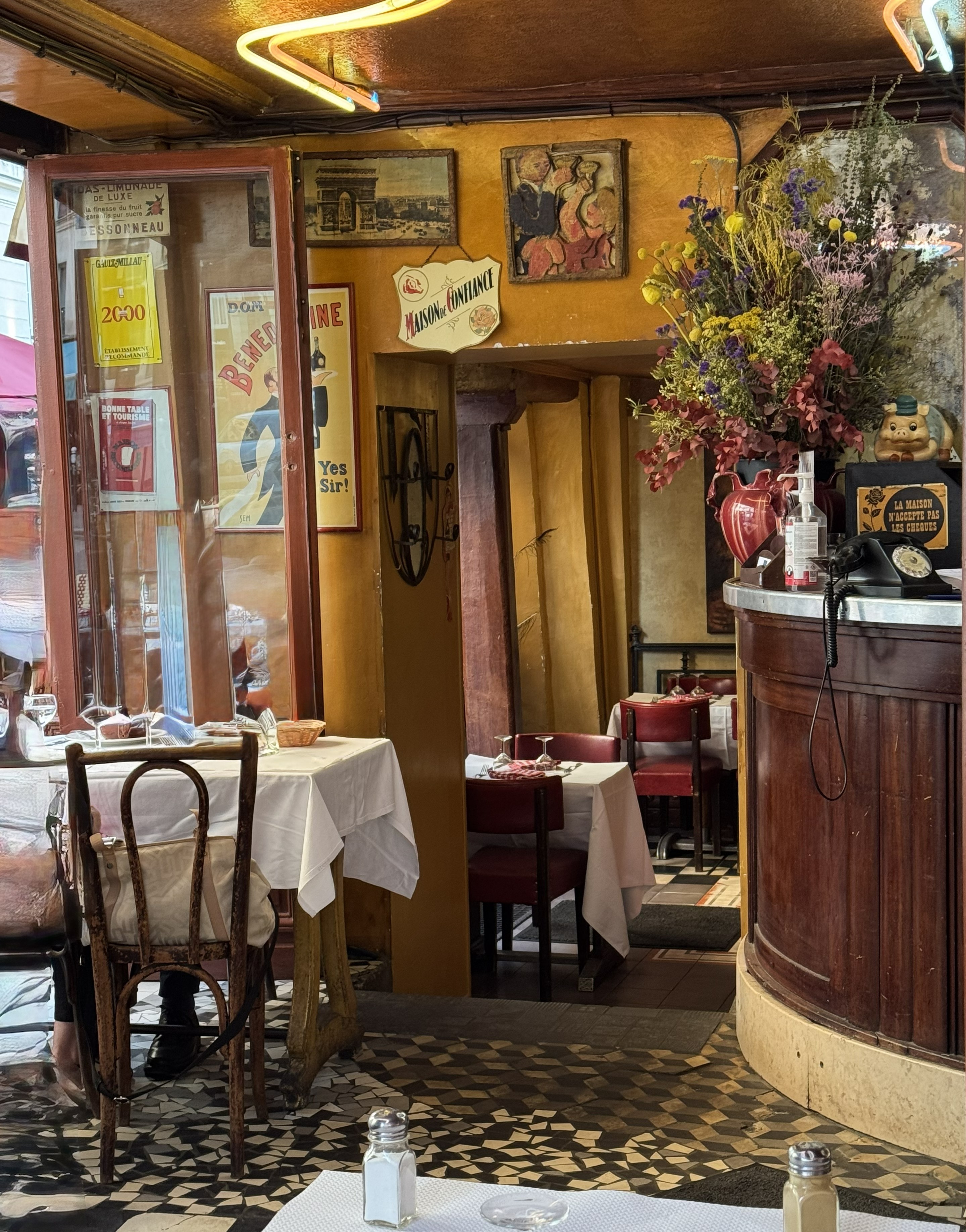 Charming French bistro with vintage decor