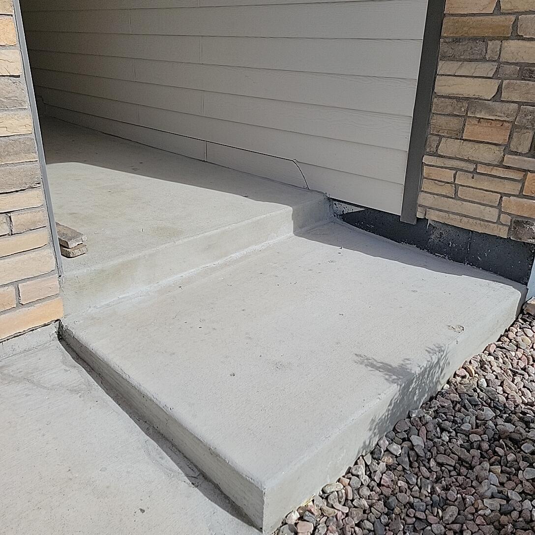Garage Stoop Crack Repair - After
