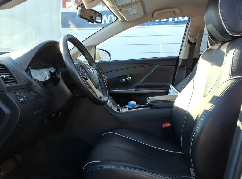 2013 Toyota Venza XLE AWD - Thumbnail 6