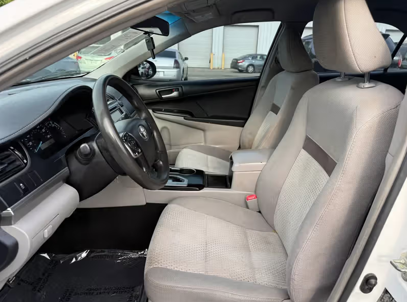 2014 Toyota Camry FWD - Thumbnail 2