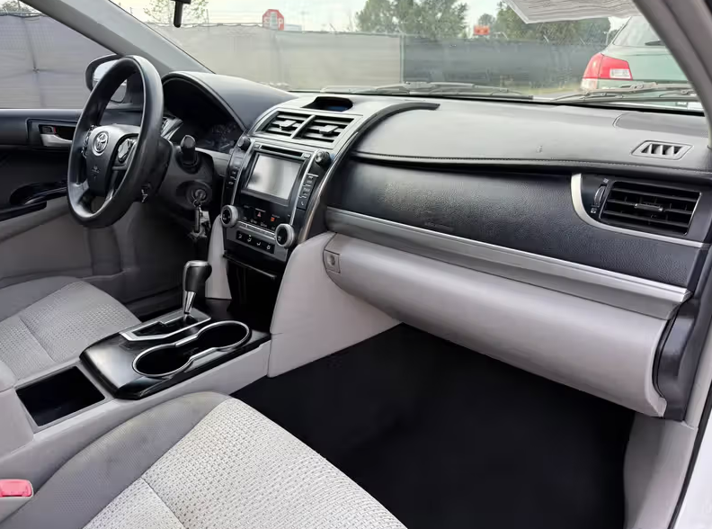 2014 Toyota Camry FWD - Thumbnail 8