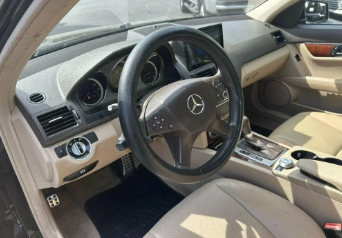 2011 Mercedes-Benz C-Class C 300 4MATIC Luxury - Thumbnail 7