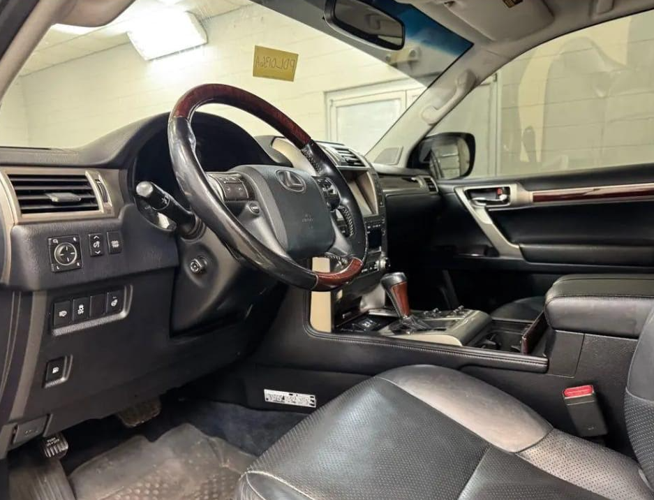 2019 Lexus GX 460 - Thumbnail 6