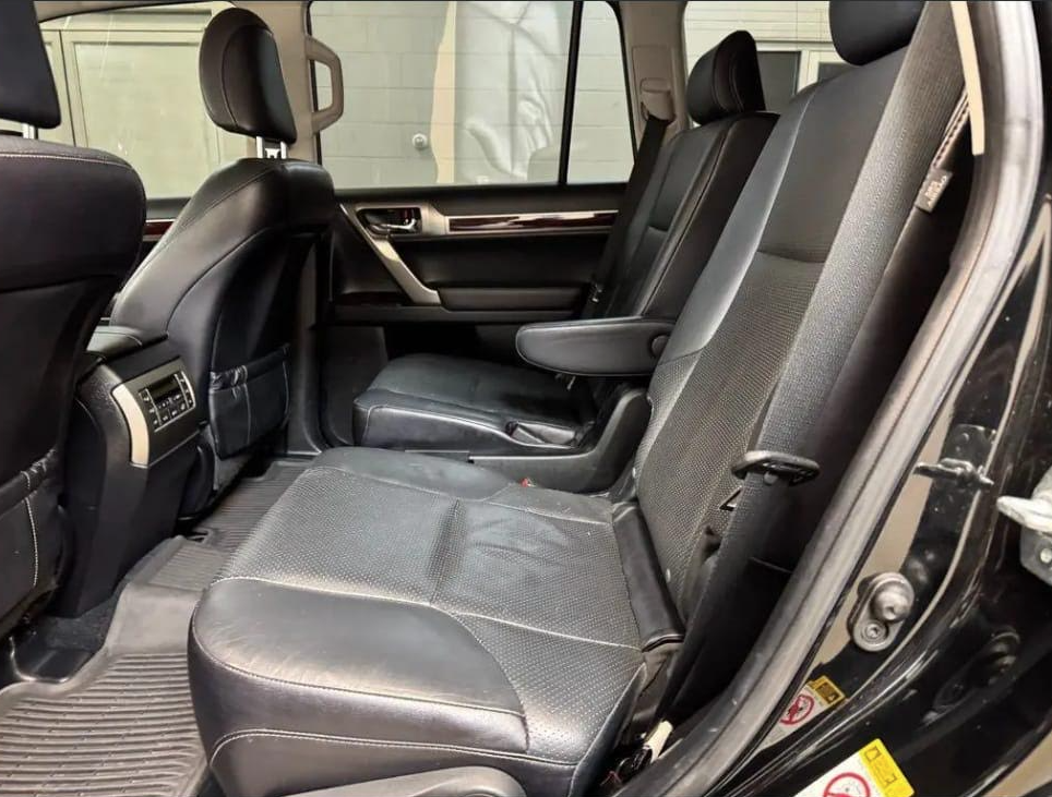 2019 Lexus GX 460 - Thumbnail 9