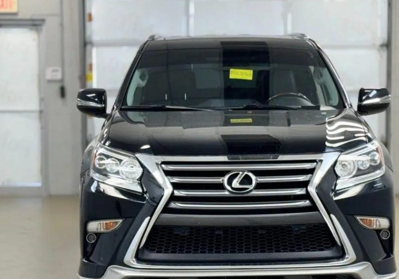 2019 Lexus GX 460 - Thumbnail 3