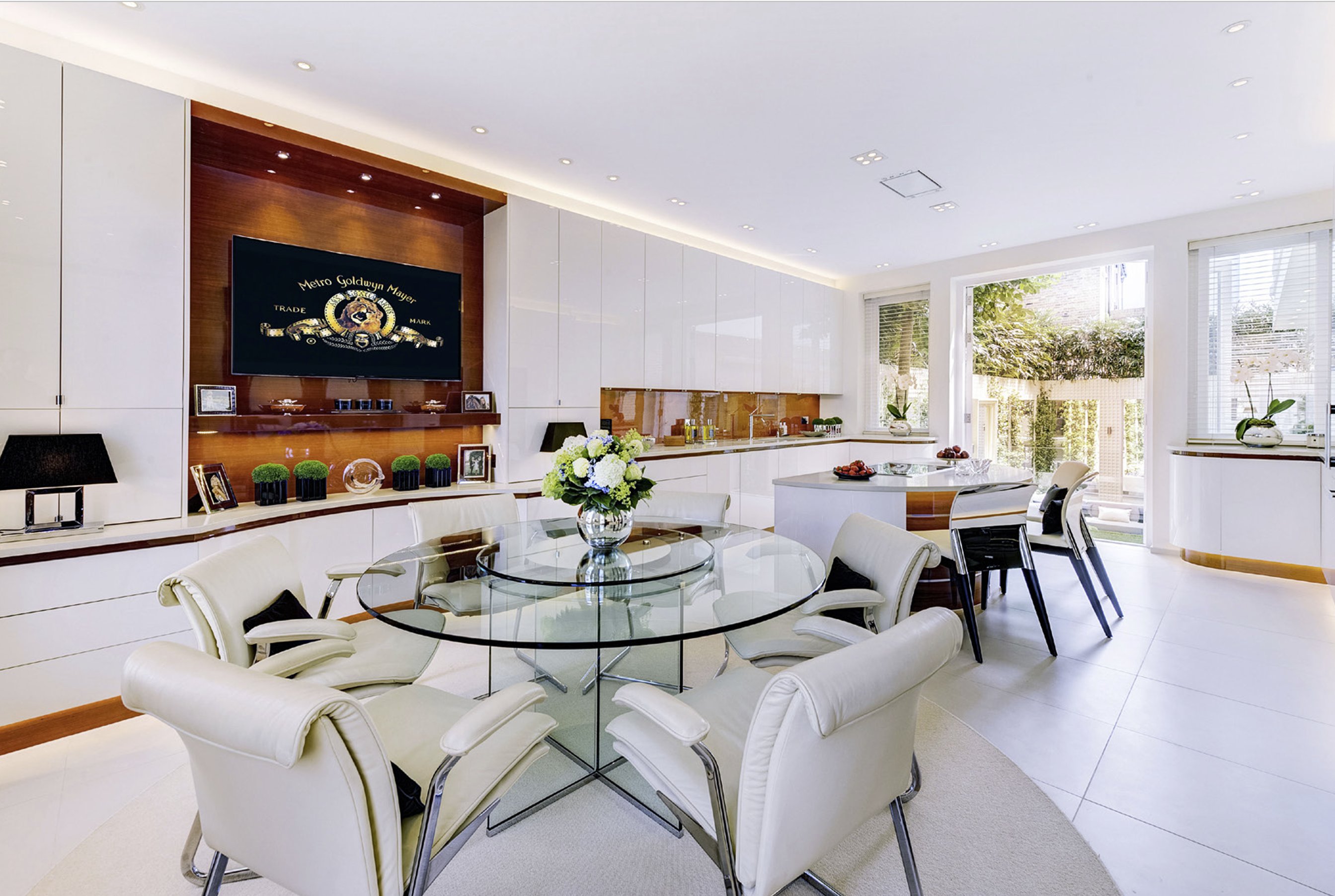 Victoria Road Villa - Kitchen