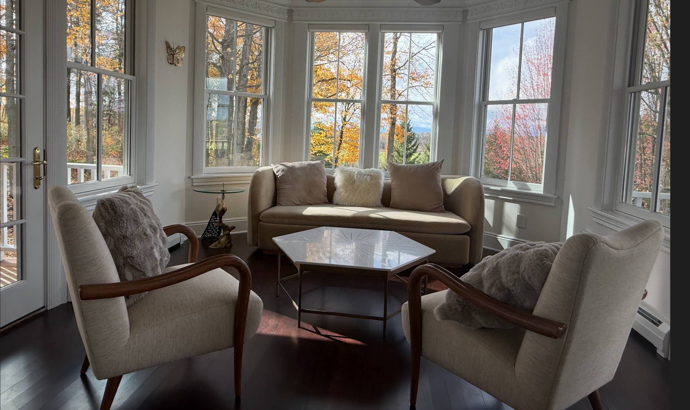 Monarch Manor - Image 3