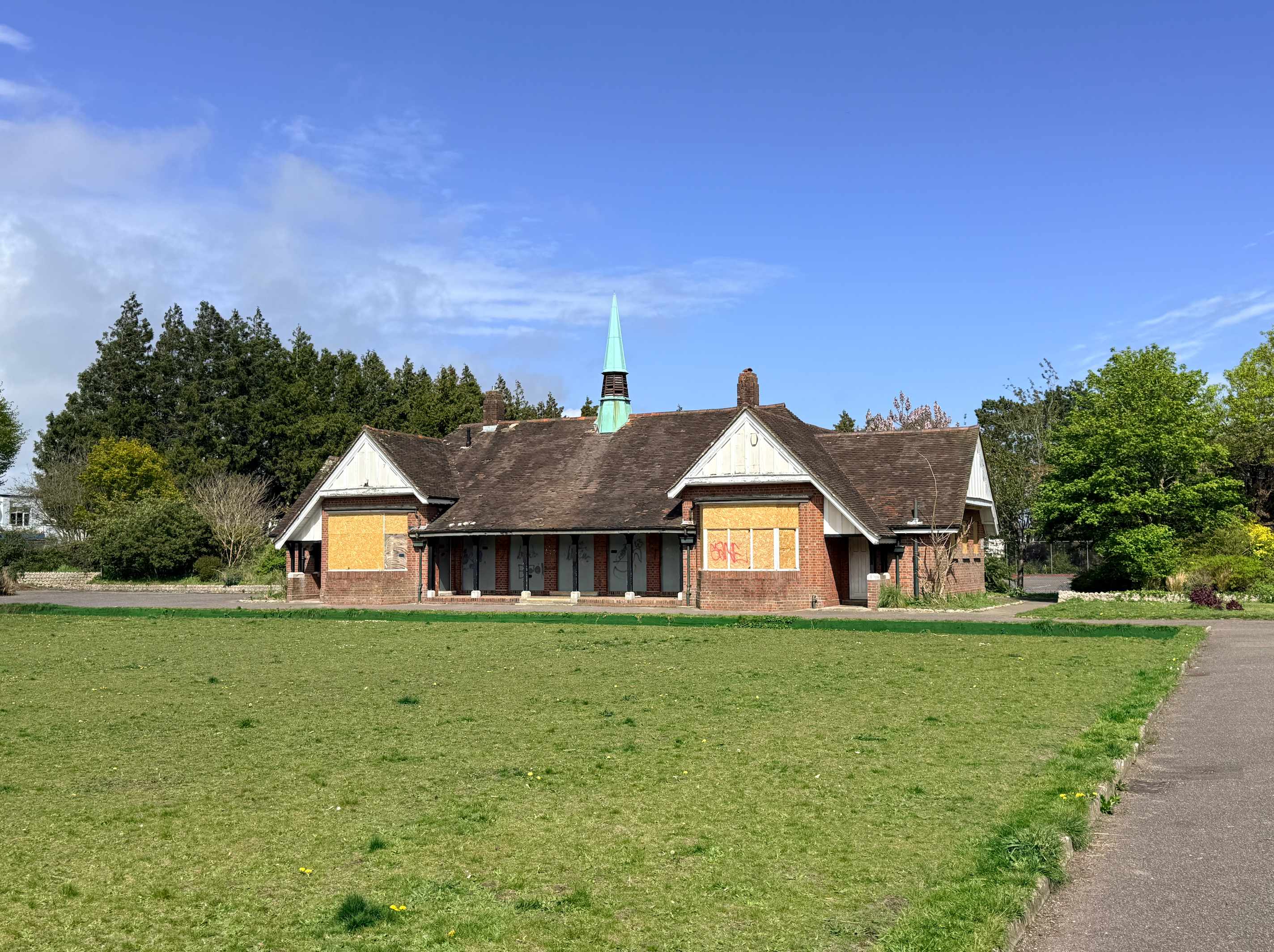 The derelict Bowling Green and Pavilion building in Swanmore today