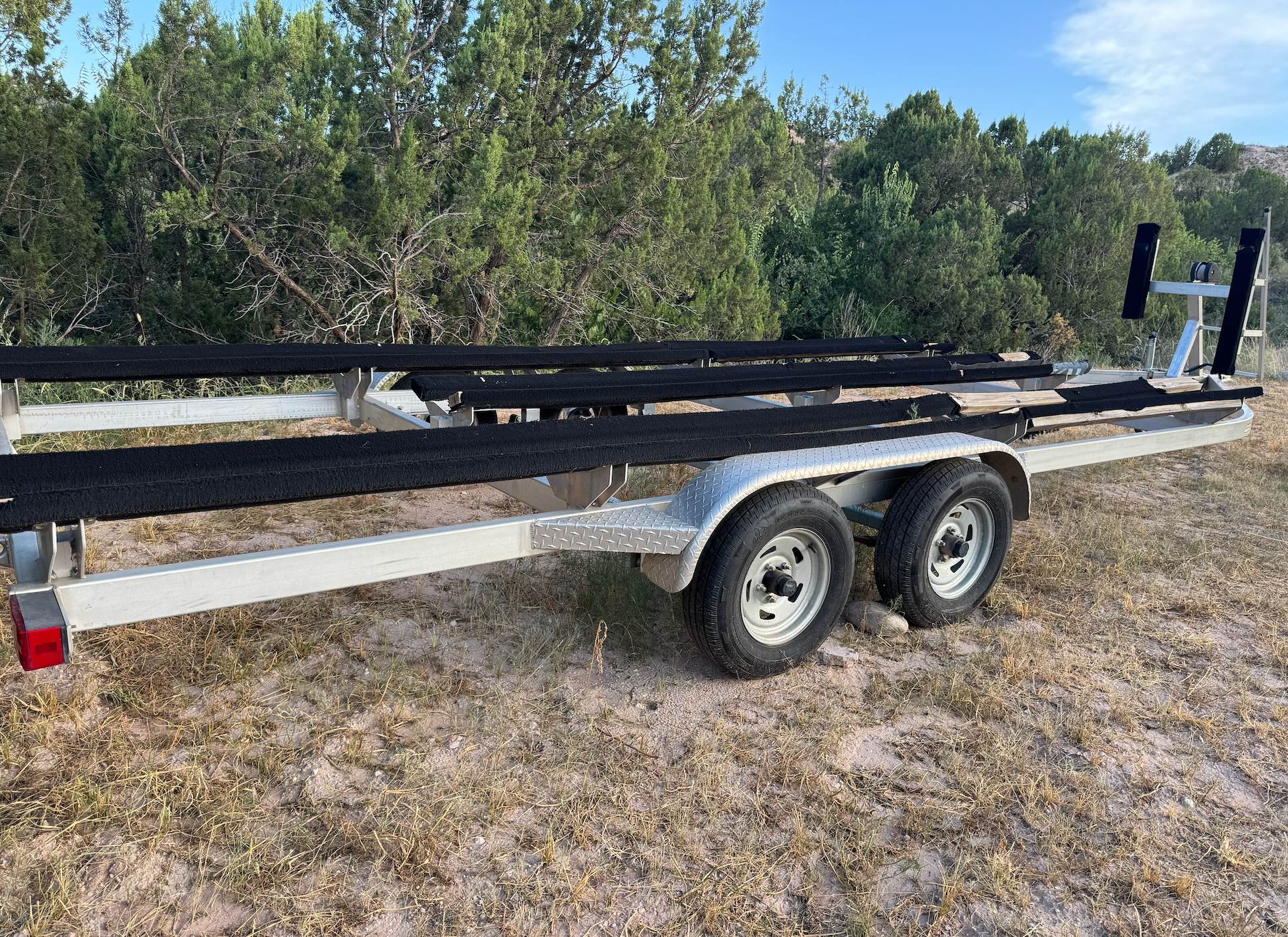 22' Pontoon Trailer — photo 1 of 3