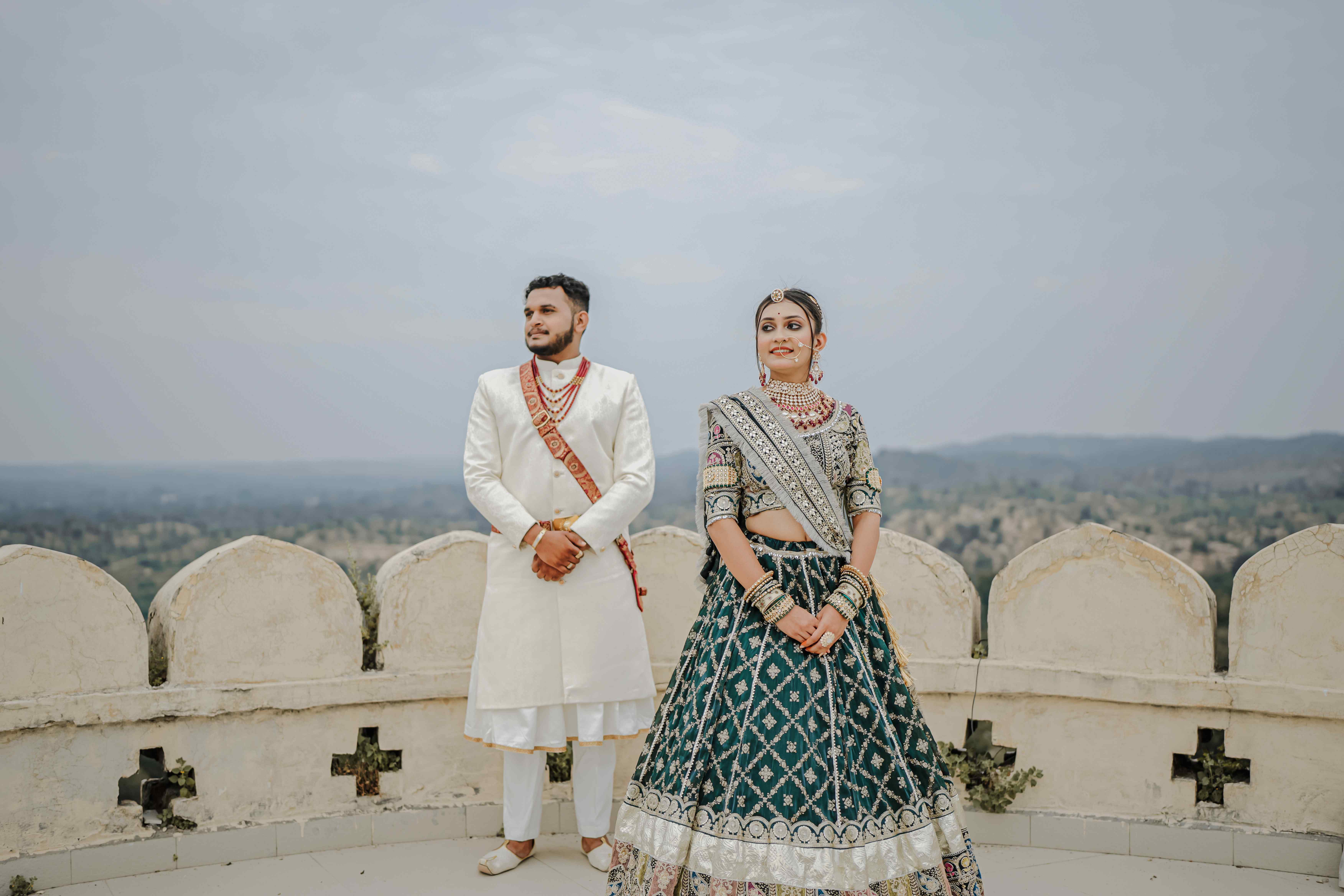 A timeless wedding portrait in Udaipur
