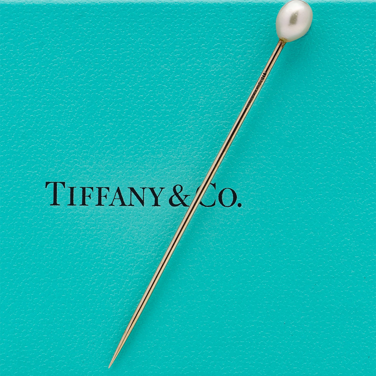 Elegant Tiffany & Co. Pearl Stick Pin