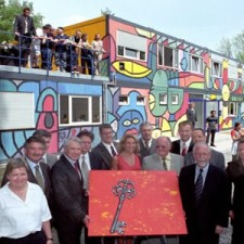 Offizielle Eröffnungsfeier mit symbolischem Schlüsselbild