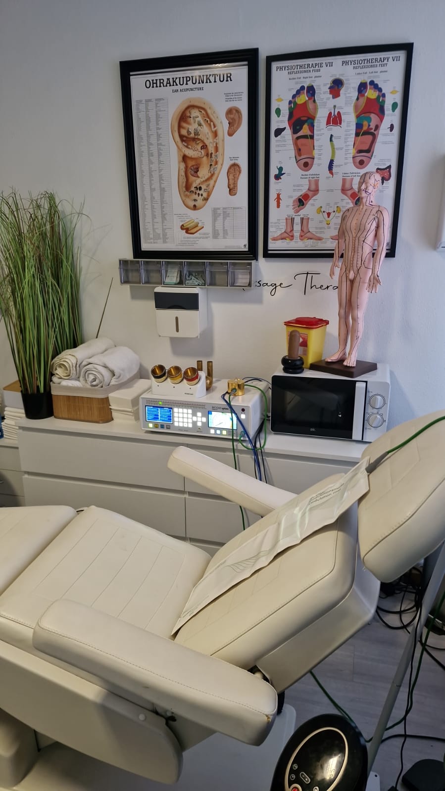 Bioresonanztherapie Behandlungsraum mit Gerät - Heilpraktiker Recklinghausen Gordon Handle