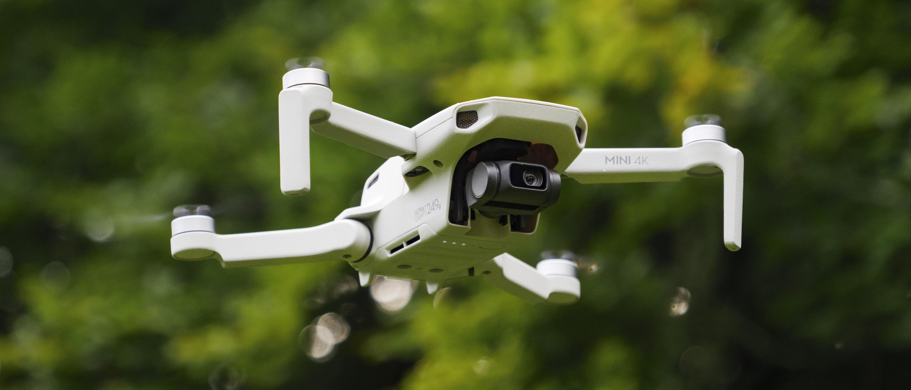 DJI Mini 4K drone branco