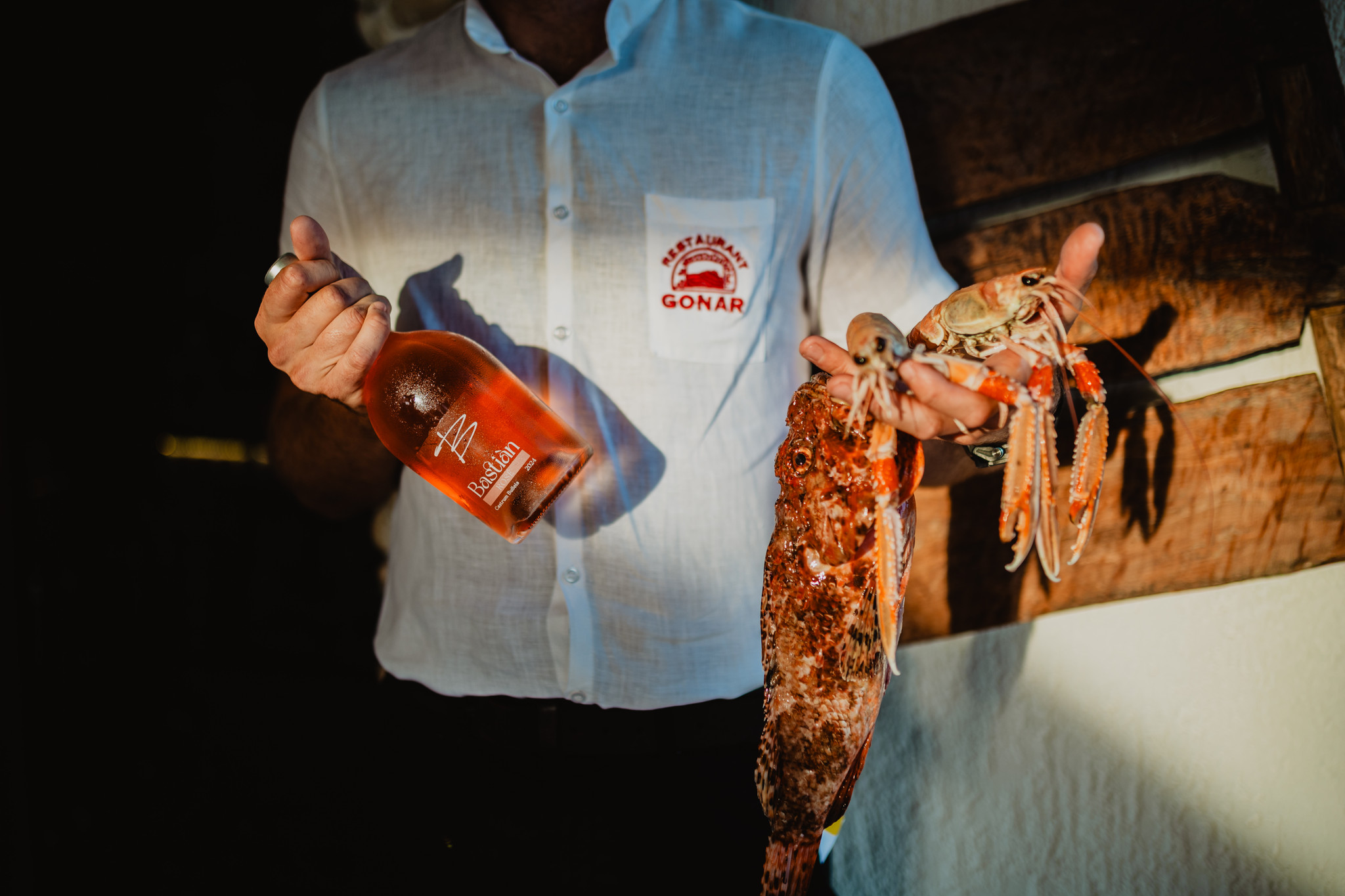 Škarpina i jastog s rosé vinom