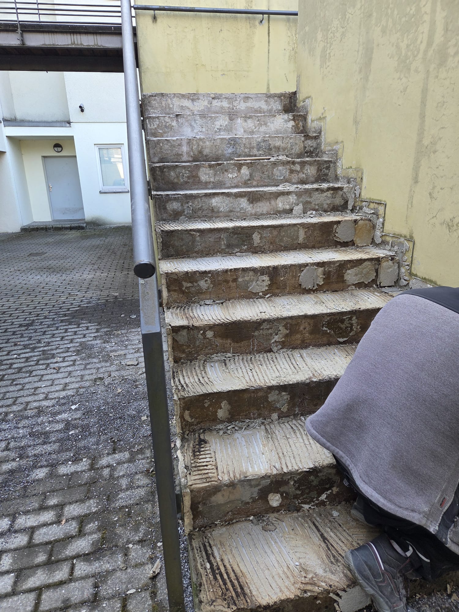 Wenn der Teppich aus Stein sein soll – Vorher
