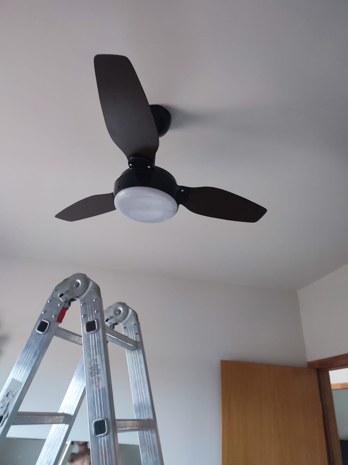 Instalação de ventilador de teto
