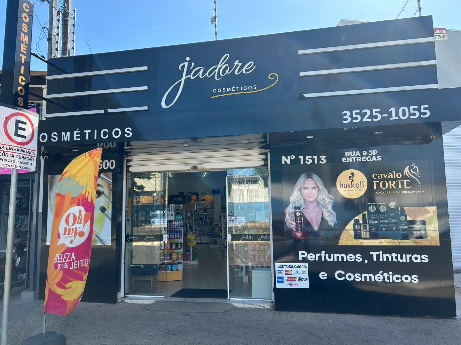 Fachada da loja J'adore Cosméticos