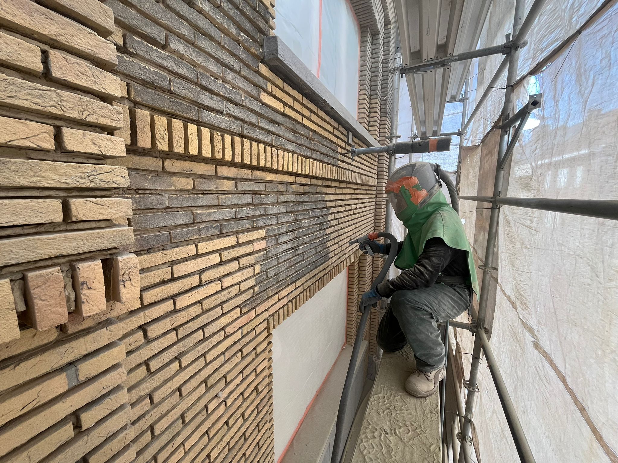 Afgewerkte soffit met ingebouwde spots