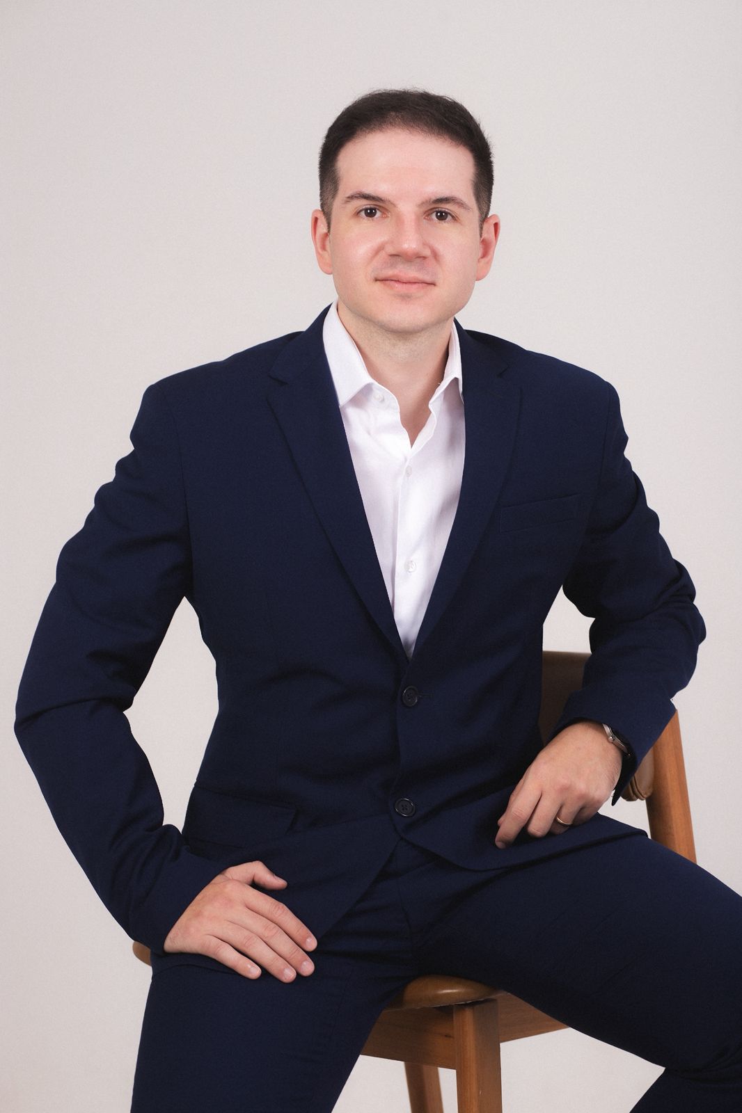 Dr. Jyean Muchon em seu consultório