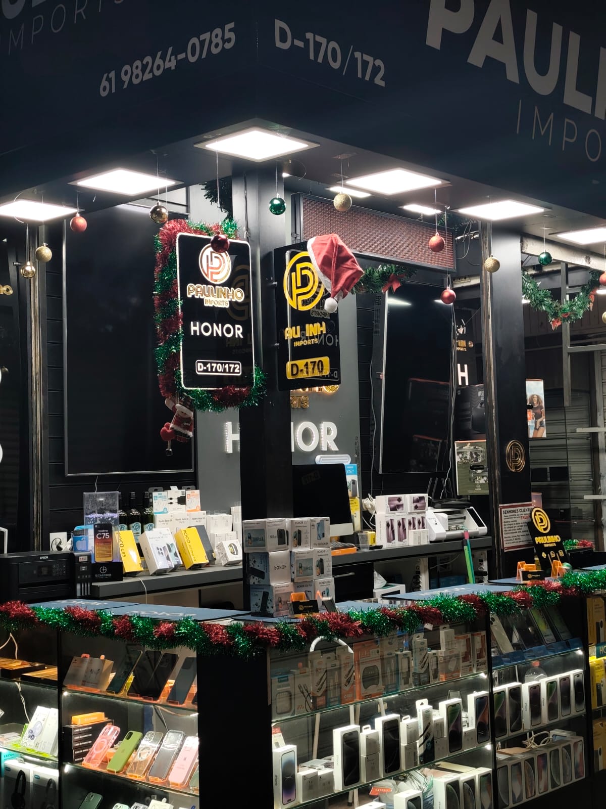 Interior da loja com produtos