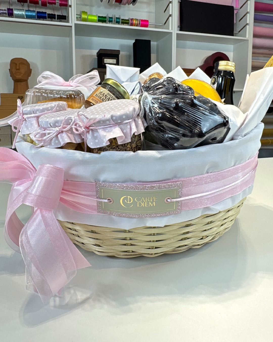 Cesta Carpe Diem — potes e produtos no ateliê