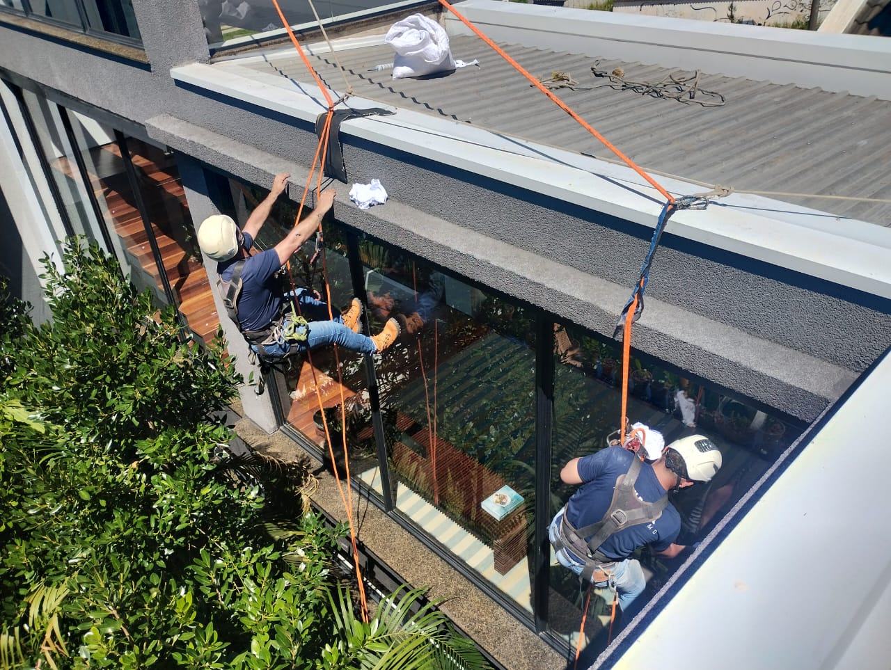 Limpeza de fachada de prédio