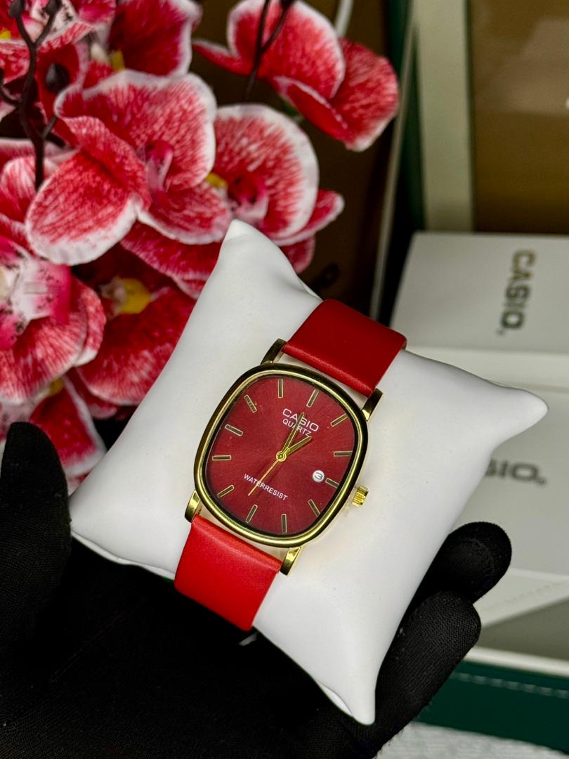 Casio Quartz Rouge Or Femme