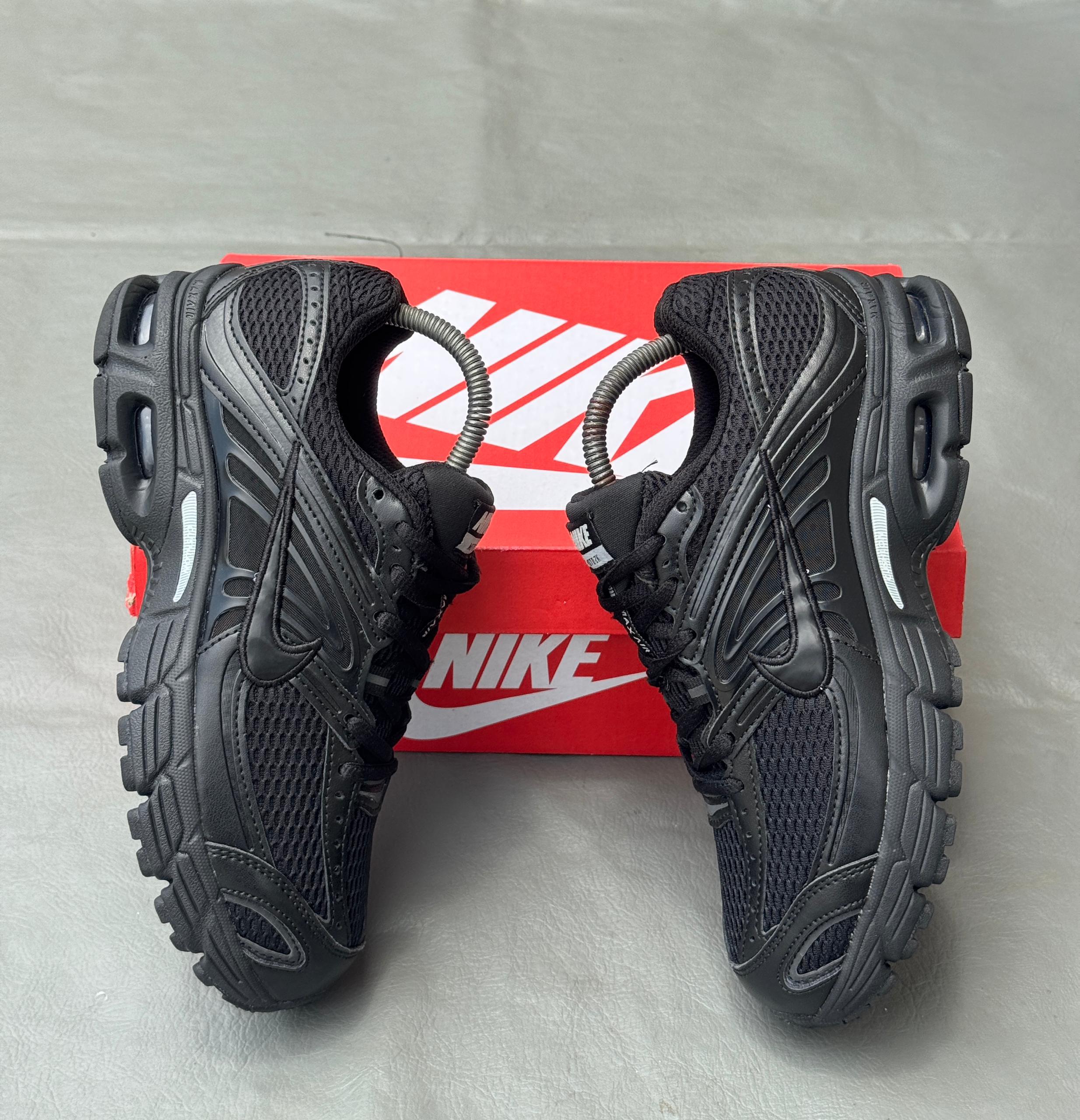 Nike Zoom Vomero 5 Triple Black - Vue 2