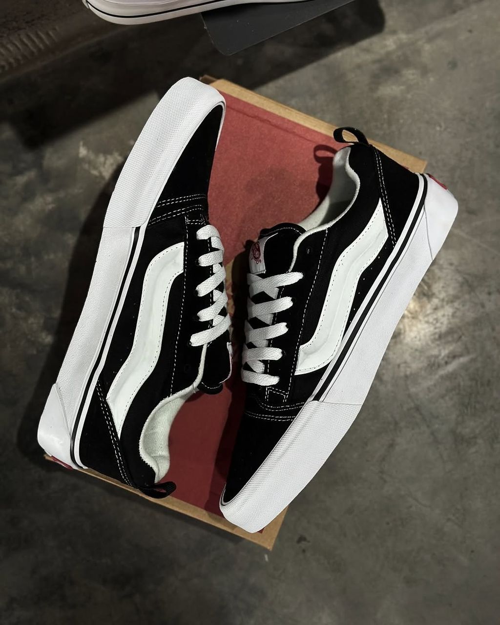 Vans Knu Skool Noir Blanc - Vue 2