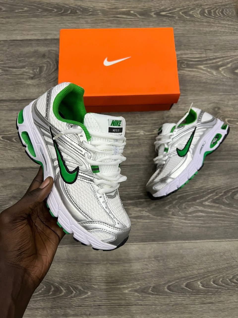 Nike Zoom Vomero 5 White Green - Vue 3