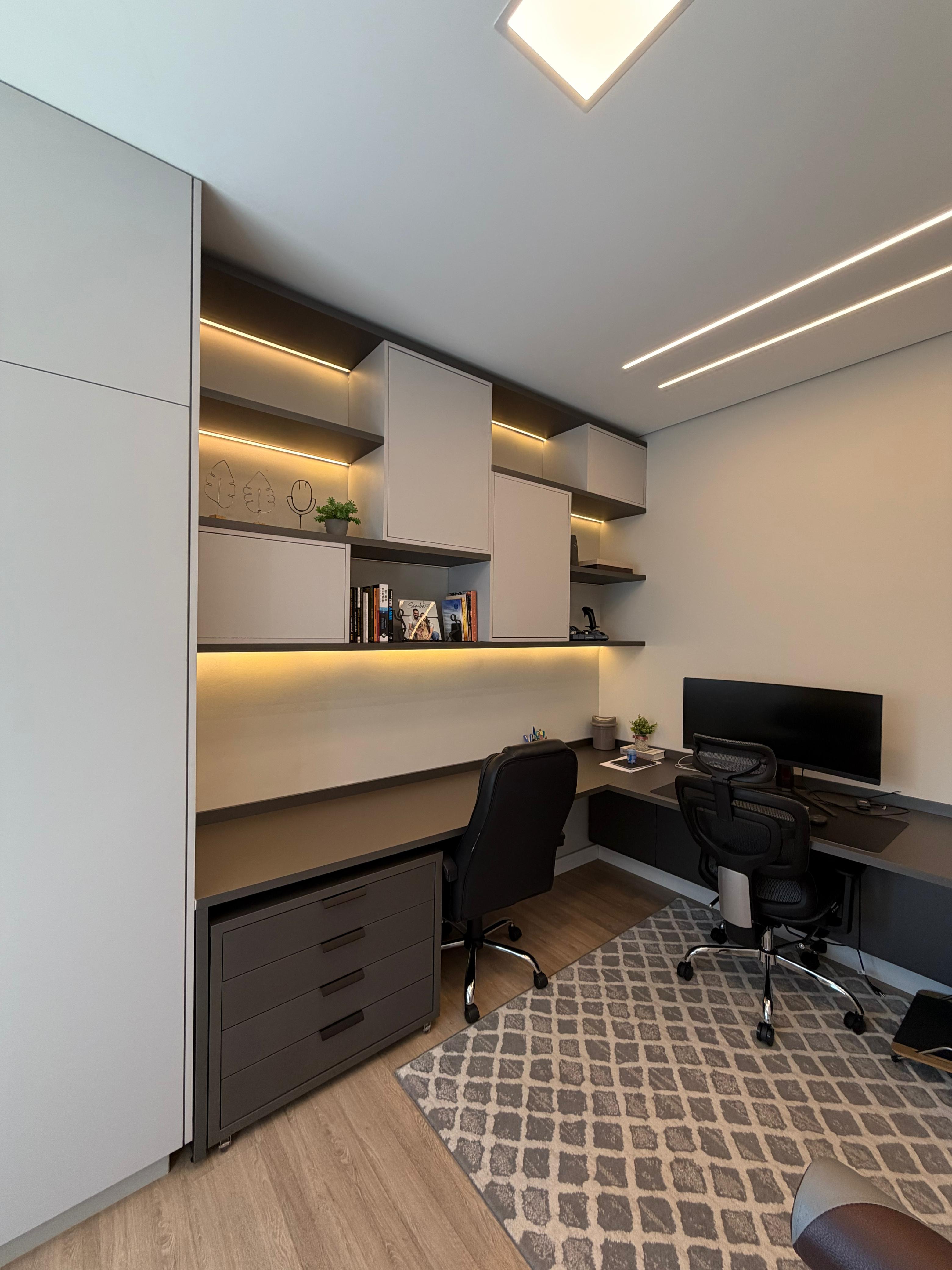 Home office com iluminação