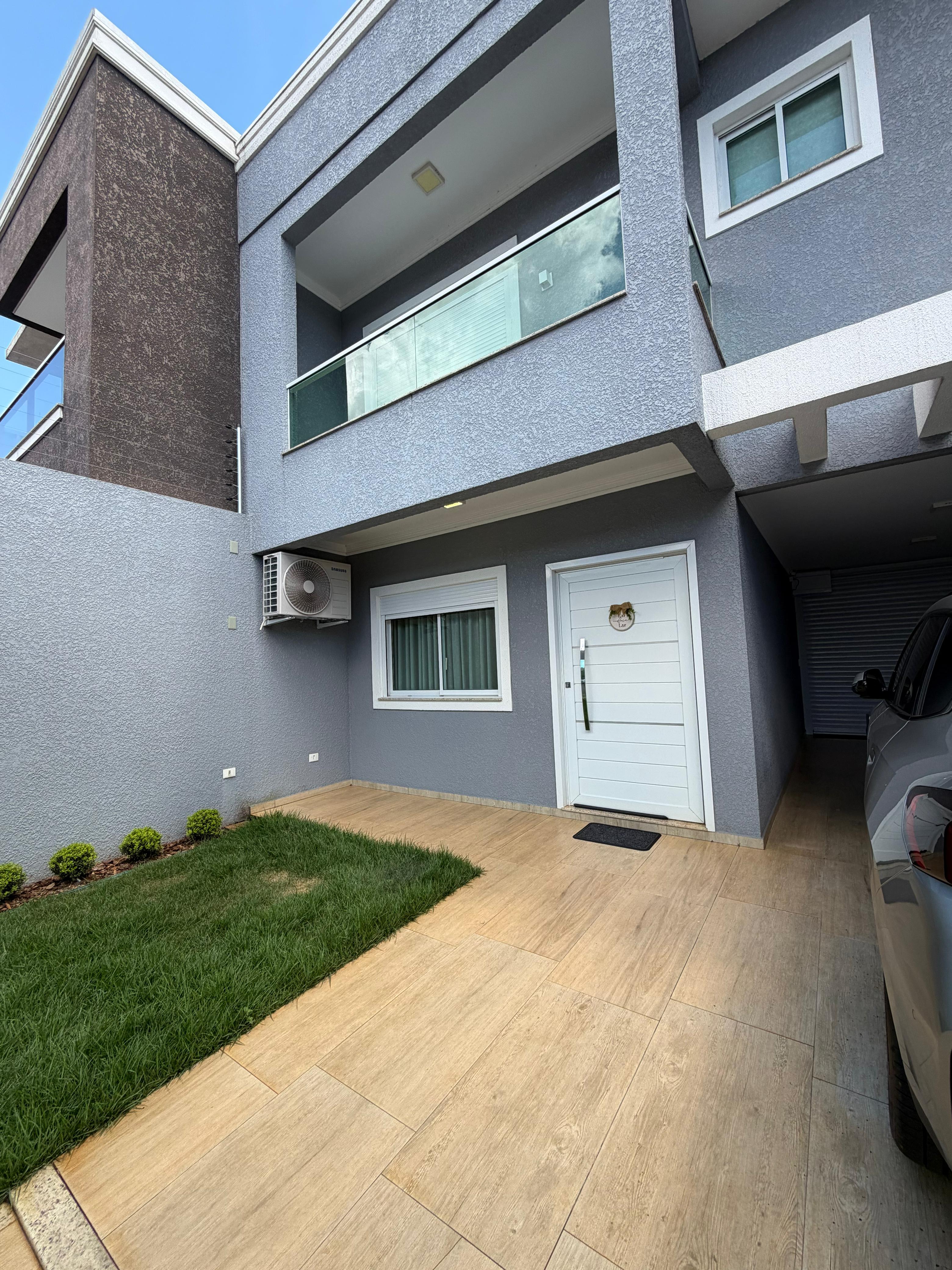 Fachada frontal da casa