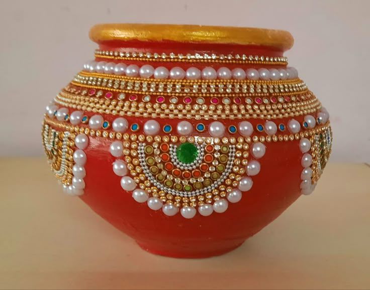 GarikaMunthalu_005 - Red Clay Pot with Pearl Chains
