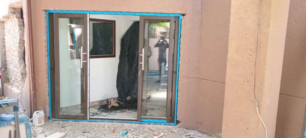 Double aluminium doors with glass