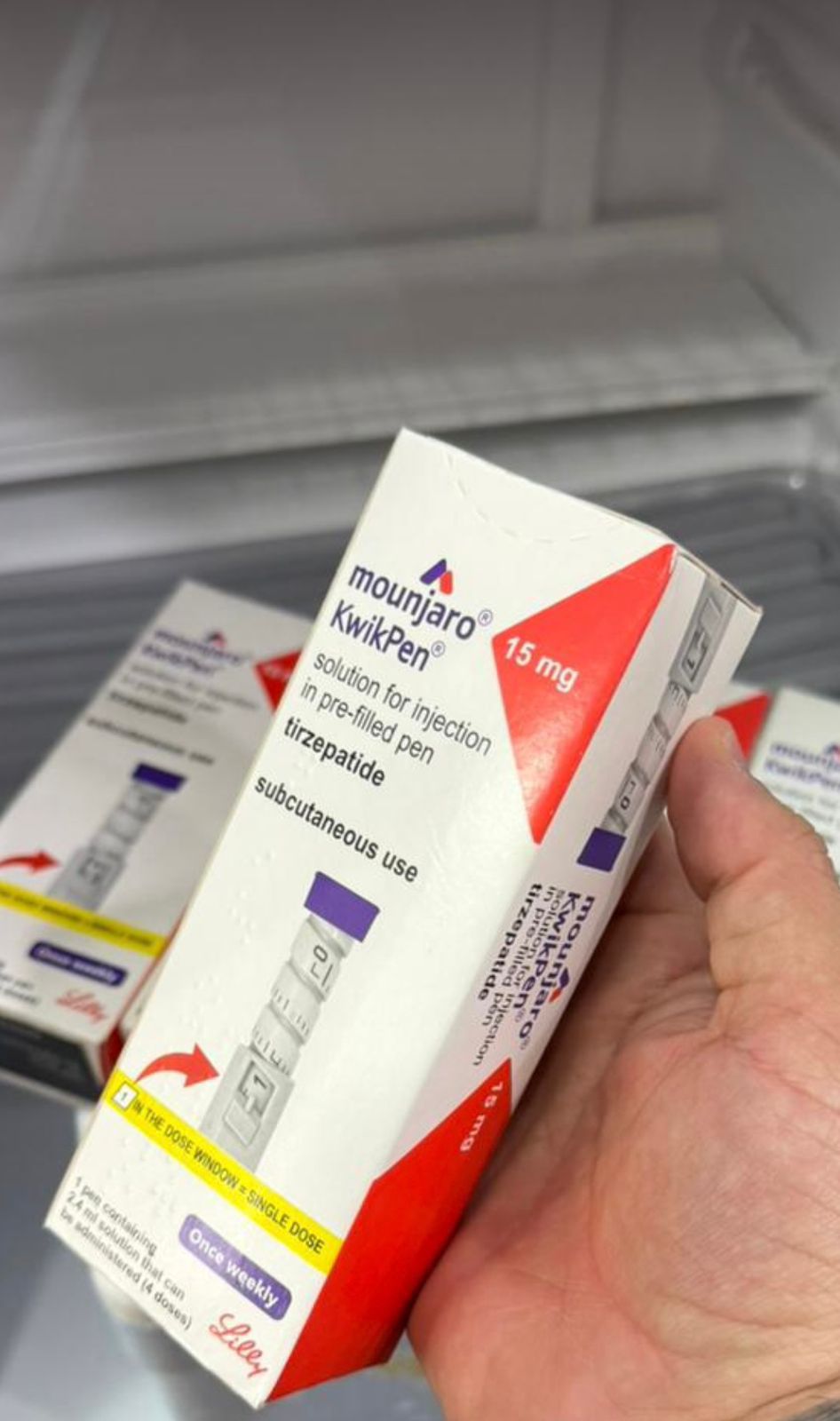 Mounjaro KwikPen 15mg original - caixa na mão