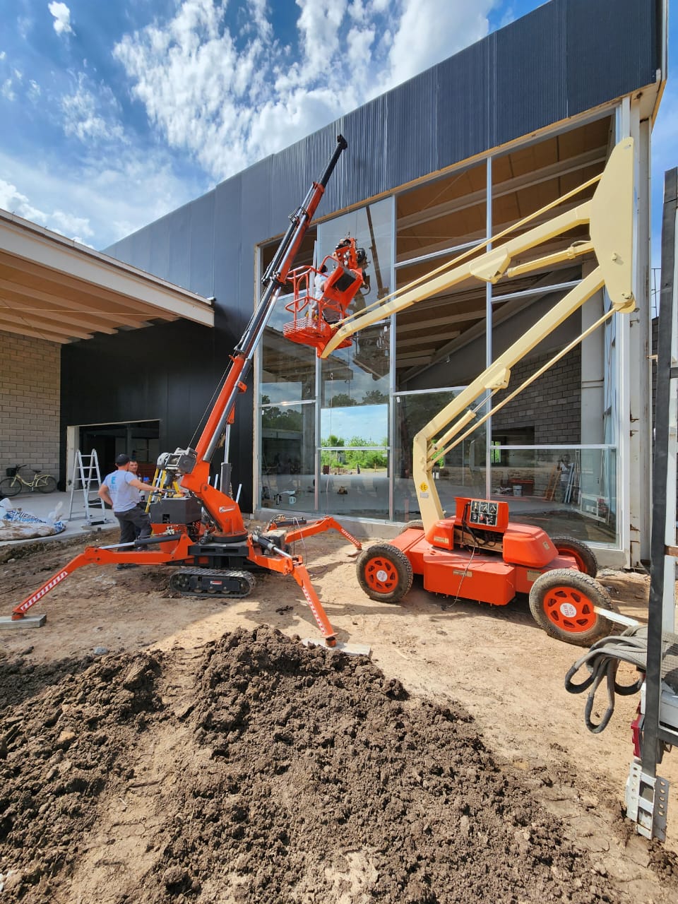 Colocacion con Grua araña. Contamos con un equipo capacitado y las herramientas para cada necesidad