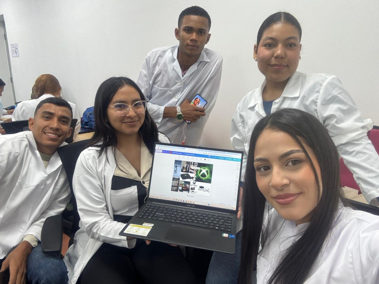 Componente Practico - Equipo de trabajo durante la investigacion del proyecto