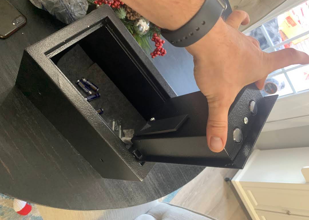 Residential safe opening service