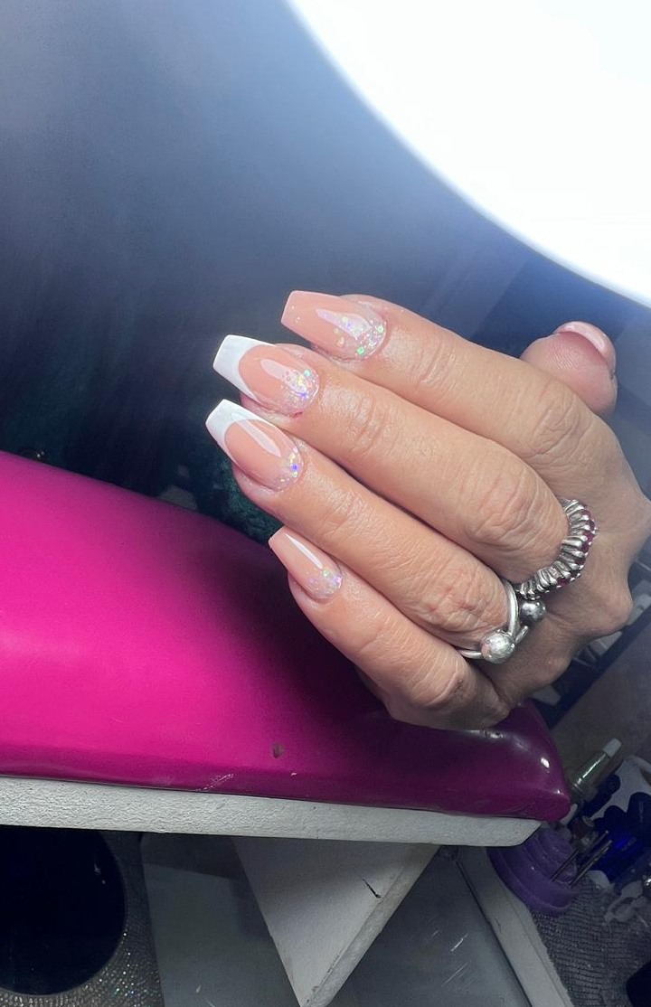 Manicura francesa con glitter