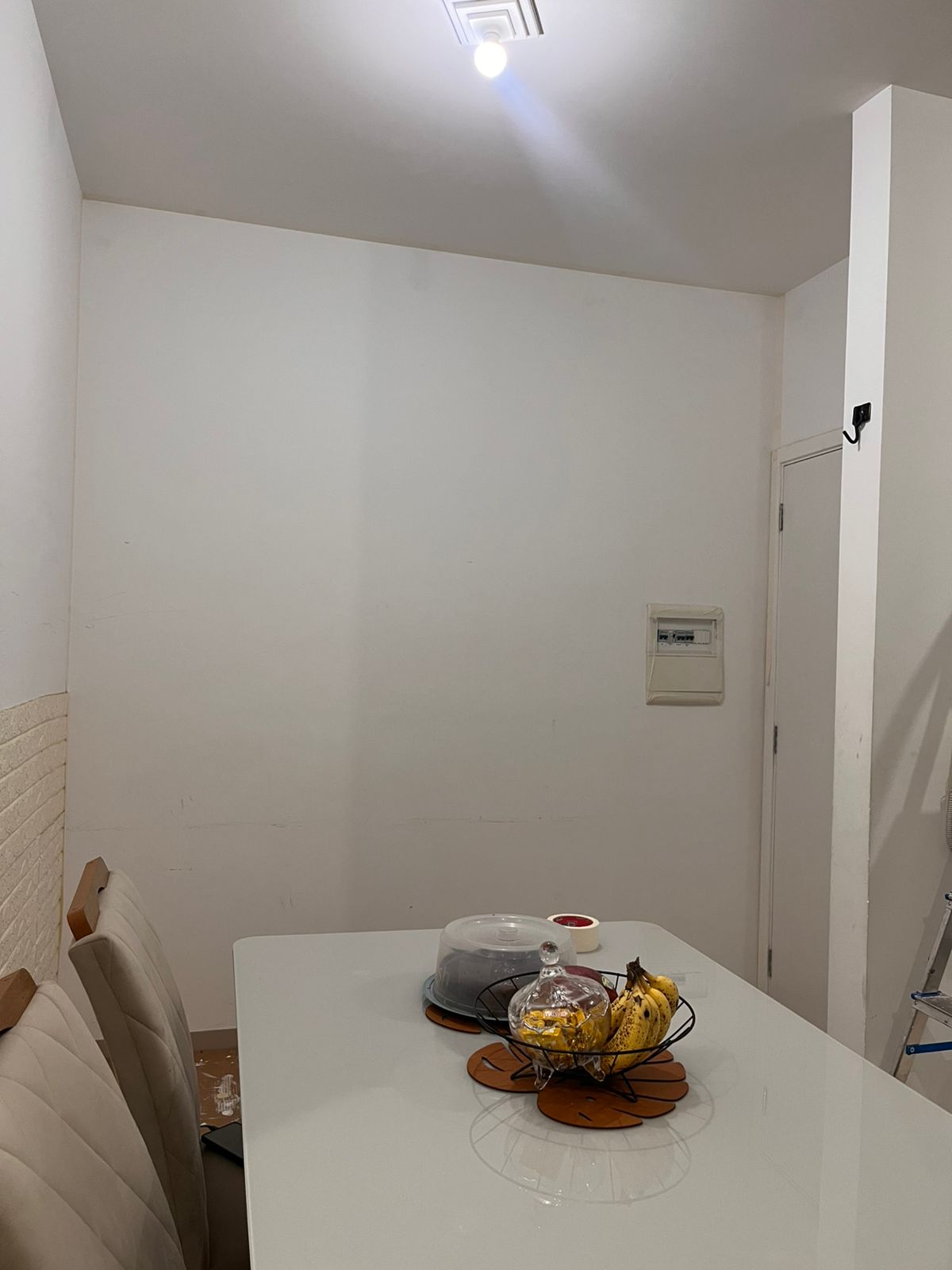 Antes: Sala de Jantar - Cimento Queimado