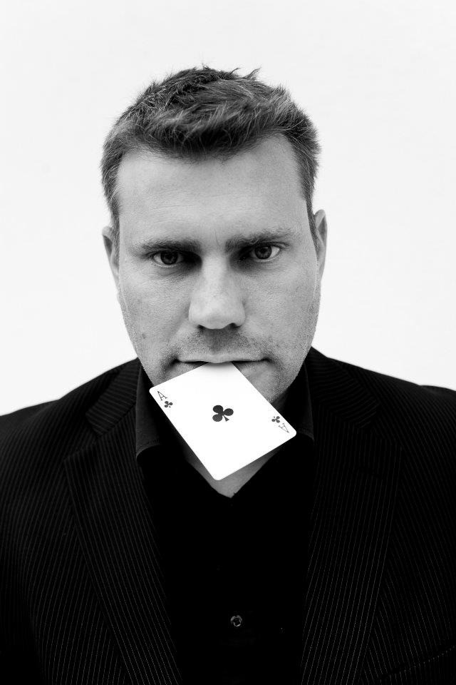 Close-up Card Magic