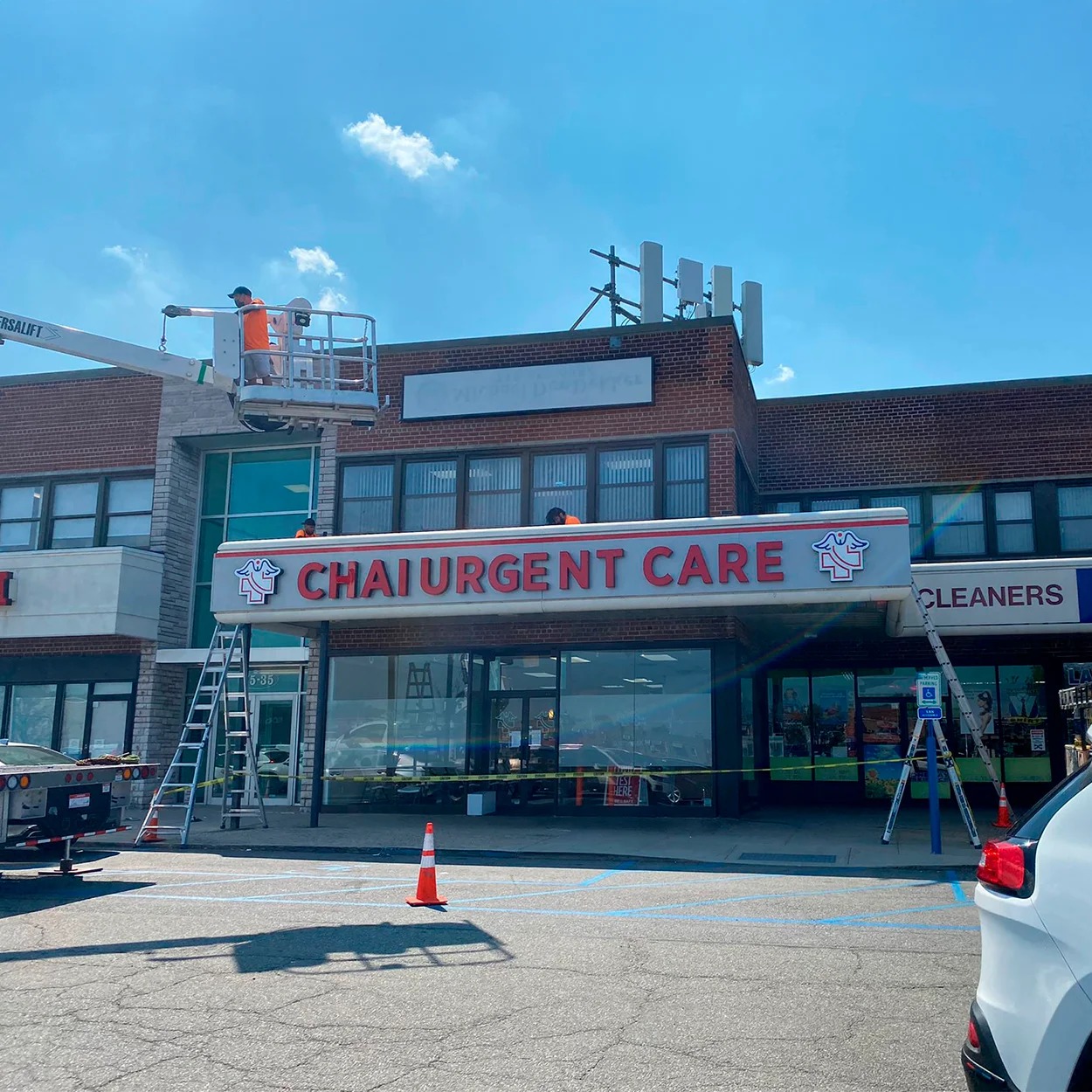 CHAI URGENT CARE sign installation