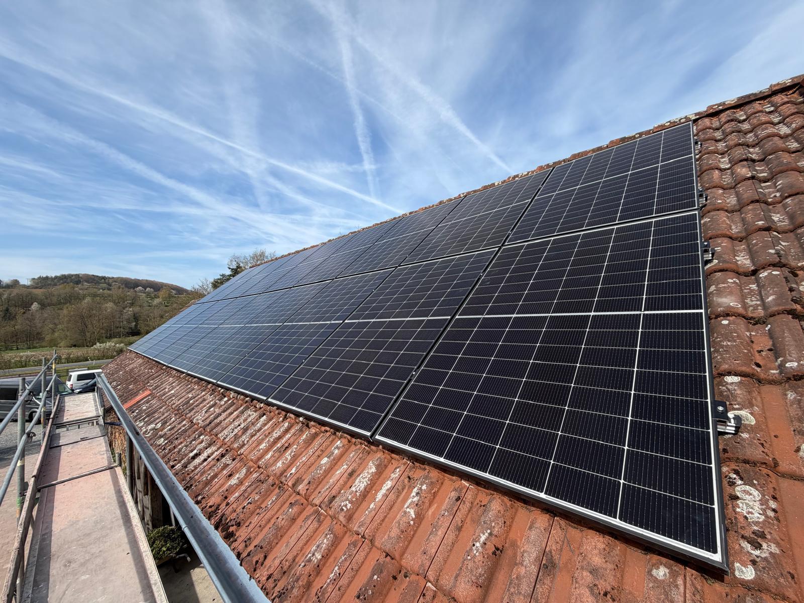 PV-Module auf historischem Ziegeldach