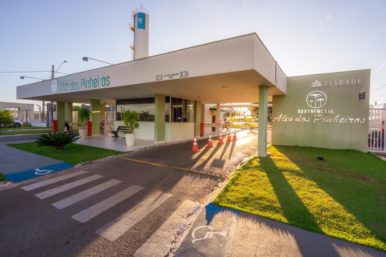 Entrada do Residencial Alto dos Pinheiros