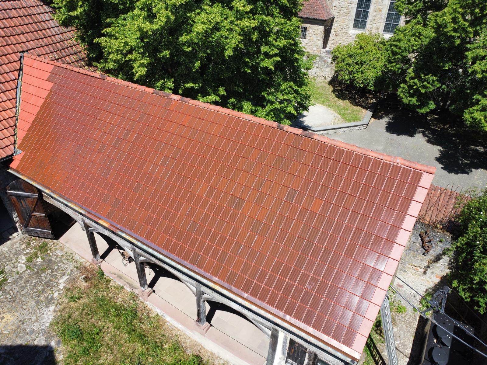 Solarziegel Nahaufnahme historisches Gebäude