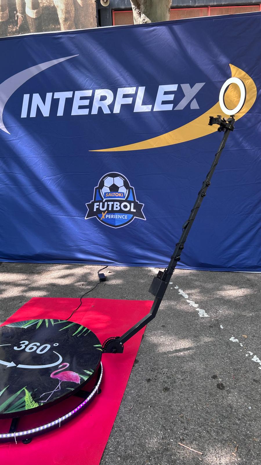 Plataforma 360 en evento deportivo Futbol Experience